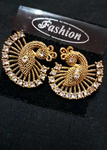 Beautiful peacock studs 🦚