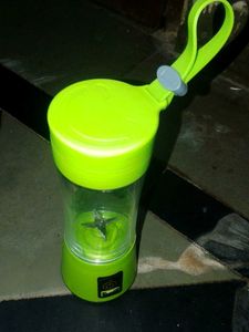 Portable And Rechargeable Battery Juice Blender