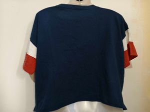 🎄Buy 1, Get 1 Free🎁L/ XL Vintage Crop Tshirt