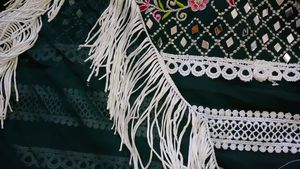 EMERALD GREEN KAFTANI SUIT + DAZZLING EARRING!