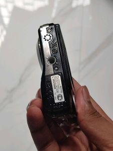 Selling Fujifilm Finepix AV110 Digicam
