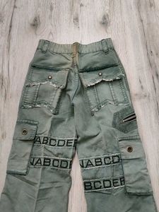 Ma2188 Sabrin cargo bootcut jeans waist 22 inches