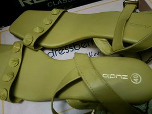 Zudio Stylish Green Sandals