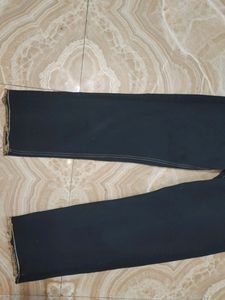 zara high waist jeans ... condition is very good ..., little damage shown in last pic ...,waist size 30 ,Hips 38 and Lenght 39.9
