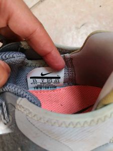NIKE Women&#39;s Running Shoe - UK4/US6.5