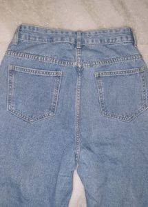 Urbanic Ripped Baggy Jeans