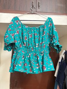 “Tokyo Talkies” Green Floral Clinched Waist Top