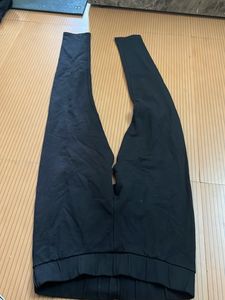 P16Black Leggings