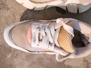 White 🤍 Shoes