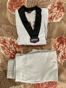 Taekwondo Dress Size 24 (2-4 Year Kids)