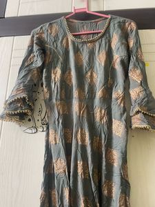 Elegant Grey &amp; Gold Kurta