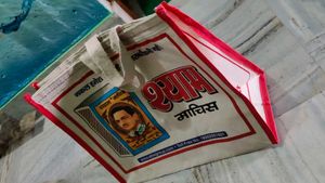 6 Shopping Bags