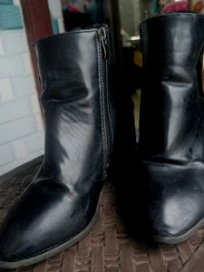 Chic Black Ankle Boots Size  5.5 Gucci Copy