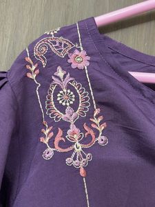 New branded thread work puff sleevePurple cord set