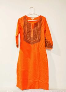 Beautiful Rust Orange🧡 Kurta With Printed Yoke