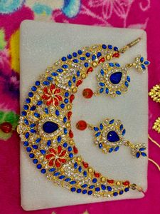 3 Jewellery Sets &amp; Complimentary Earrings