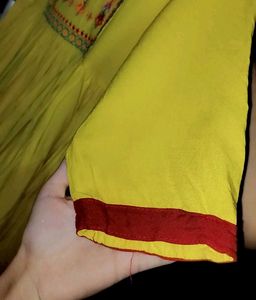 Vibrant Yellow Embroidered Kurta!!💛