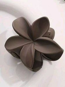 Flower Hair Claw Clips - Set of 4