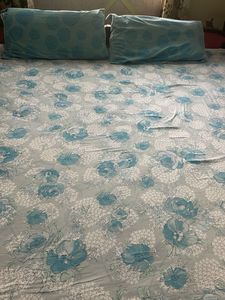 Floral fitted Bedsheet with Pillow Covers