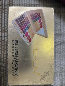 ME-ON Blush Wink Palette