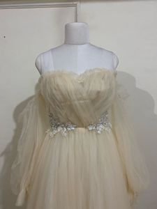 “Peach ruffles, endless elegance ✨👑”