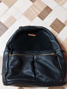 Black Bagpack