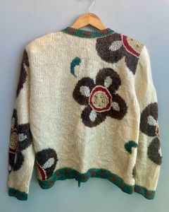 This VINTAGE Sweater is to die for!!!! 😍🤌