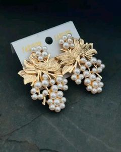 Pearl & Gold Earrings