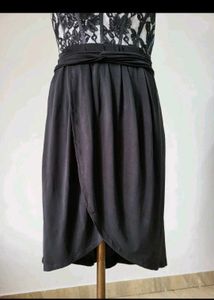 Chic Black Lace Bodice Midi Dress