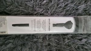 Me-On Brush Master
