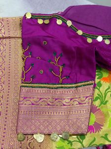 bnBrocade Saree Along With Ready-made Blouse