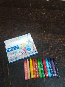 Arts &amp; Crafts Set: Crayons &amp; Colored Pencils