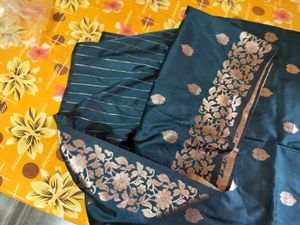 Elegant Green Banarasi Saree( unstitched blouse)