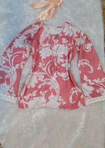 lace detailing short kurti