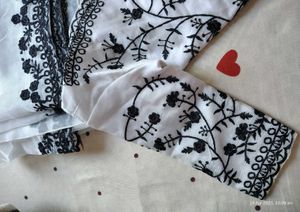 Elegant White &amp; Black Georgette Saree