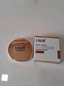 Lakme Vit C Superglow Compact