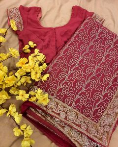 💘🎀Elegant Sequin Pink Saree🎀💘