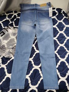 Shein Ripped Knee Denim stretchable Jeans