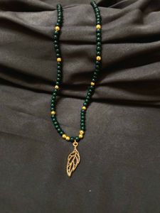 Golden Leaf Elegance Beaded Necklace