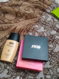 NYKAA Compact and hydrating foundation combo