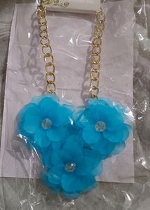 Korean Beach Flower Necklace 🌸