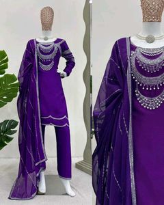 Urvashi Kurta Set Dupatta