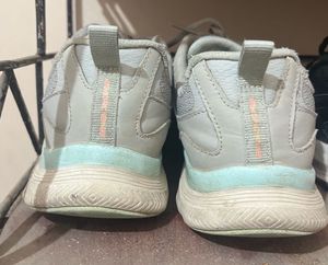 Stylish Women&#39;s Sneakers Skechers