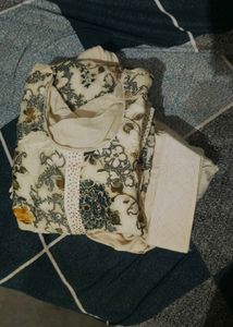 Floral Embellished Kurta