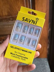SAVNI Cartoon Blue Nail Extensions