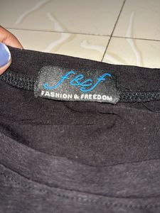 Black &#39;Babe&#39; Graphic Top