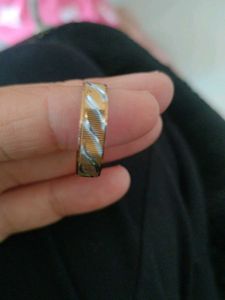 Ladies ring