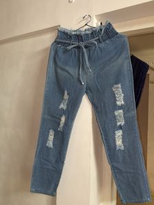 Ripped High-Waisted STREACHABLE Jeans