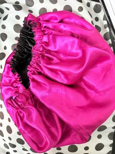 satin bonnet Made of shiny satinfabric