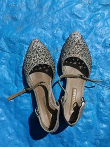 Pointed Heels 👠